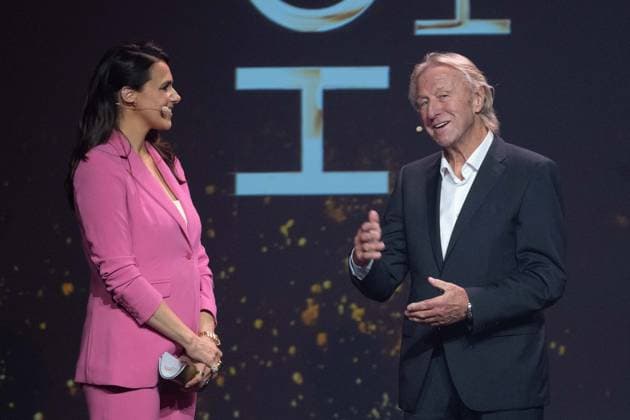 Presenter Esther SEDLACZEK and award winner Horst HRUBESCH, HALL OF FAME Award Ceremony 2025 on 06 10 2025 at the German Football Museum in Dortmund Germany Â