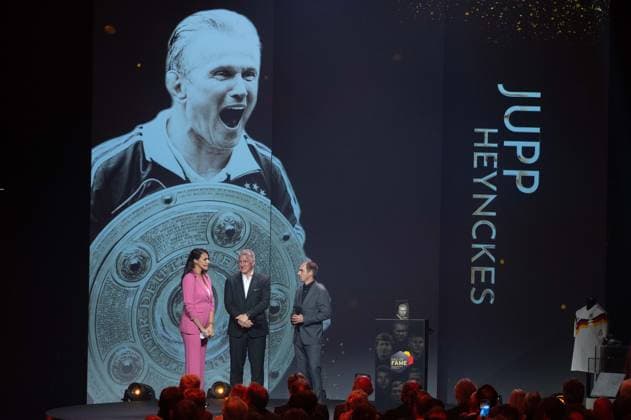 Award winner Jupp HEYNCKES is honored in absentia, from left presenter Esther SEDLACZEK, Bastian SCHWEINSTEIGER and Philipp LAHM, HALL OF FAME Award Ceremony 2025 on 06 10 2025 at the German Football Museum in Dortmund Germany Â
