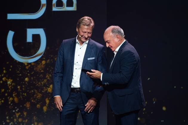 from l Award winner Guido BUCHWALD, laudator Hansi MUELLER, Müller, HALL OF FAME Award ceremony 2025 on 06 10 2025 at the German Football Museum in Dortmund Germany Â