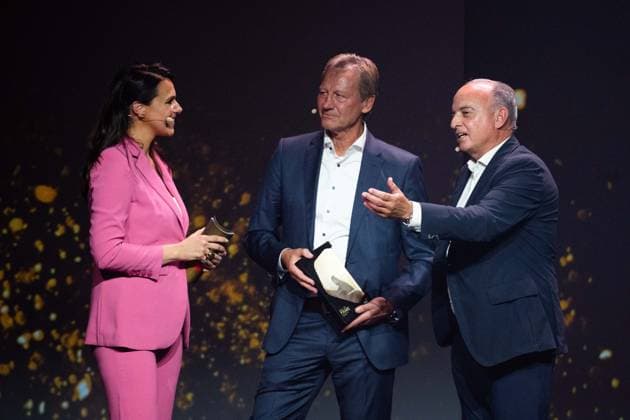 from left presenter Esther SEDLACZEK award winner Guido BUCHWALD, laudator Hansi MUELLER, Müller, HALL OF FAME award ceremony 2025 on 06 10 2025 at the German Football Museum in Dortmund Germany Â