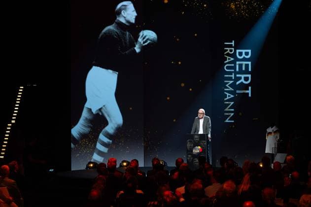 Bernd NEUENDORF, DFB President, holds the laudatory speech, honor for Bert TRAUMANN Posthumous HALL OF FAME Award Ceremony 2025 on 06 10 2025 at the German Football Museum in Dortmund Germany Â