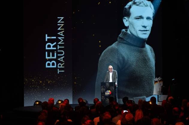 Bernd NEUENDORF, DFB President, holds the laudatory speech, honor for Bert TRAUMANN Posthumous HALL OF FAME Award Ceremony 2025 on 06 10 2025 at the German Football Museum in Dortmund Germany Â