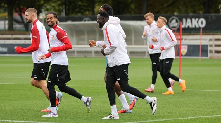 BAU 07 10 2025 Stuttgart soccer VfB Stuttgart training, f l Jeff Chabot, Lorenz Assignon, Silas