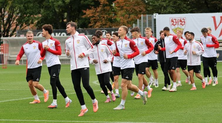 BAU 07 10 2025 Stuttgart Football VfB Stuttgart training, from left Finn Jeltsch, Noah Darvich, Pascal Stenzel, Yannick Keitel