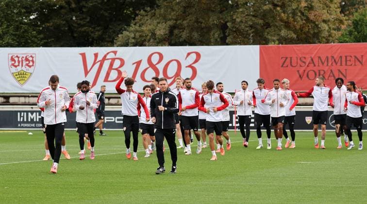 BAU 07 10 2025 Stuttgart Football VfB Stuttgart Training,Feature Warm-up