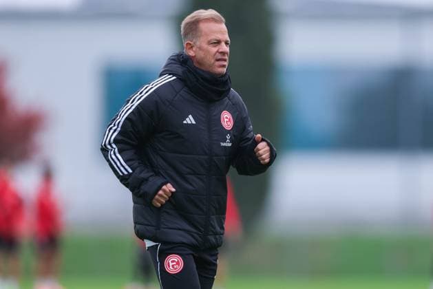Soccer 2 Bundesliga Training Fortuna Düsseldorf on 07 10 2025 at the training ground at the Merkur Spiel Arena in Düsseldorf Markus Anfang Trainer Head Coach Düsseldorf xJRx