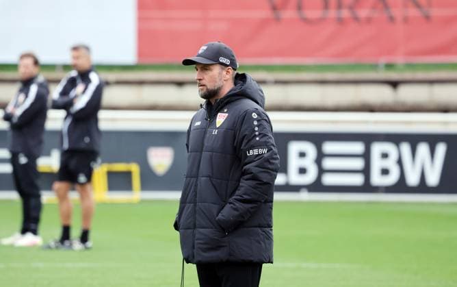 07 10 25 VfB Stuttgart Training Germany, Stuttgart, 07 10 2025, Football, Bundesliga, VfB Stuttgart Training Sebastian Hoeneß Trainer