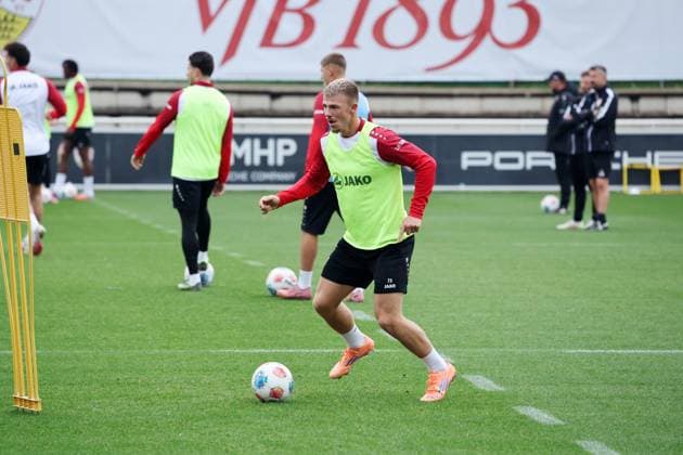 07 10 25 VfB Stuttgart Training Germany, Stuttgart, 07 10 2025, Football, Bundesliga, VfB Stuttgart Training Finn Jeltsch