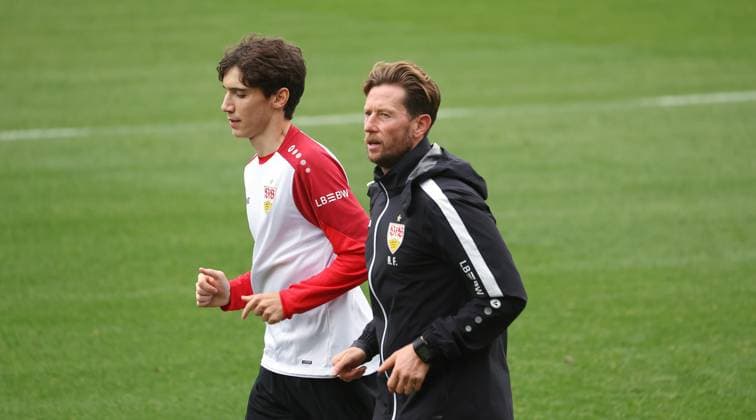 BAU 07 10 2025 Stuttgart Football VfB Stuttgart Training, f l Efe Korkut, Dr Andre Filipovic