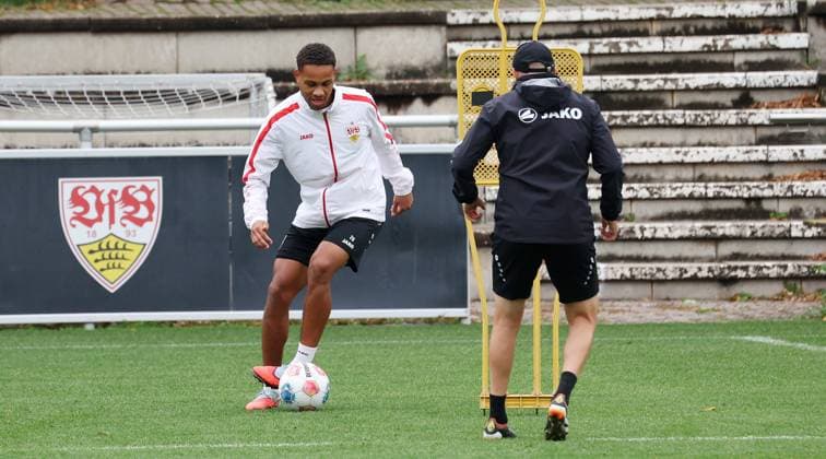 BAU 07 10 2025 Stuttgart soccer VfB Stuttgart training, Nikolas Nartey left
