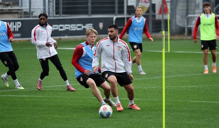 07 10 25 VfB Stuttgart Training Germany, Stuttgart, 07 10 2025, Football, Bundesliga, VfB Stuttgart Training v l Julian Lüers, Deniz Undav