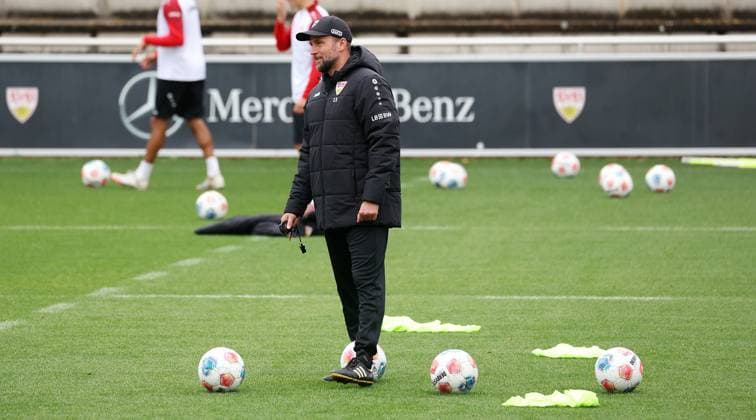 BAU 07 10 2025 Stuttgart soccer VfB Stuttgart training, coach Sebastian Hoeneß