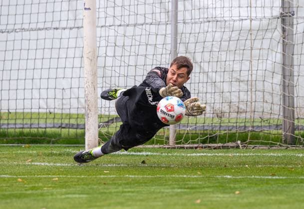 Soccer, Men, Season 2025 26, 2 Bundesliga, Hertha BSC, Training, Goalkeeper Tjark Ernst Hertha BSC , 07 10 2025, Copyright: xSebastianxRäppold MatthiasxKochx