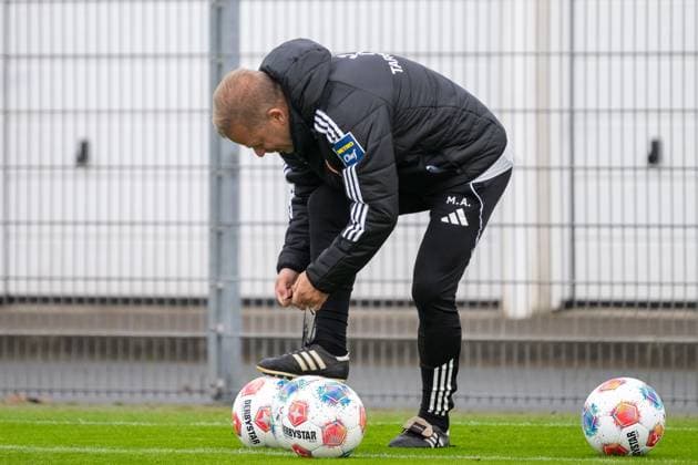 07 10 2025, Soccer 2 Bundesliga, Season 2025 2026, public training, Fortuna Düsseldorf on the training ground at the Merkur Spiel Arena in Düsseldorf Markus Anfang Fortuna Duesseldorf, head coach on the training ground Photo Kirchner Media TH Copyright: xKirchner-Media THx