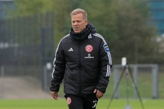 07 10 2025, Soccer 2 Bundesliga, Season 2025 2026, public training, Fortuna Düsseldorf on the training ground at the Merkur Spiel Arena in Düsseldorf Markus Anfang Fortuna Duesseldorf, head coach on the training ground Photo Kirchner Media TH Copyright: xKirchner-Media THx