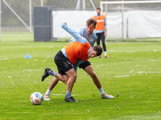 Soccer, Men, Season 2025 26, 2 Bundesliga, Hertha BSC, Training, v l Diego Demme Hertha BSC , Tim Hoffmann Hertha BSC , 07 10 2025, Copyright: xSebastianxRäppold MatthiasxKochx