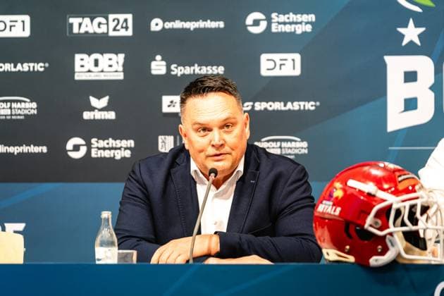 Fuad Merdanovic speaks at Erima GFL Bowl press conference, PK, Pressekonferenz Erima GFL Bowl 2025, press conference, Potsdam Royals vs Dresden Monarchs Copyright: xFootxBowl PatrickxKlixx