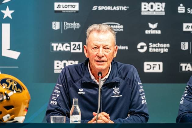 Monarchs Head Coach Greg Seamon speaks at Erima GFL Bowl press conference, PK, Pressekonferenz Erima GFL Bowl 2025, press conference, Potsdam Royals vs Dresden Monarchs Copyright: xFootxBowl PatrickxKlixx
