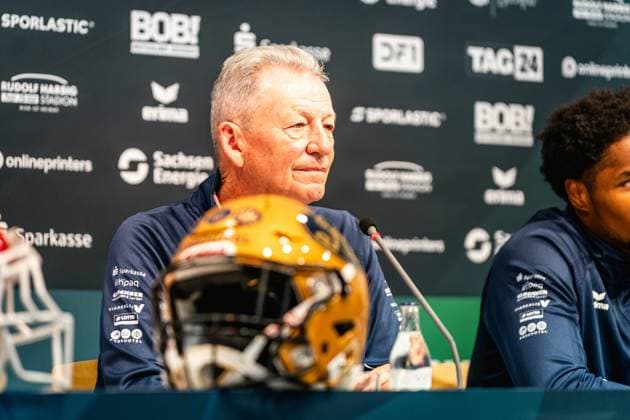 Monarchs Head Coach Greg Seamon speaks at Erima GFL Bowl press conference, PK, Pressekonferenz Erima GFL Bowl 2025, press conference, Potsdam Royals vs Dresden Monarchs Copyright: xFootxBowl PatrickxKlixx