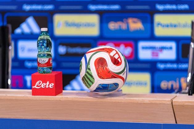 The new ball of Adidas of the national team, Nationalteam gathering in Coverciano during press conference, PK, Pressekonferenz of Italy s coach Gennaro Gattuso, FIFA World Cup, WM, Weltmeisterschaft, Fussball match in Florence, Italy, October 07 2025  Copyright: xSaraxEsposito IPAxSportx xipa-agency.netx xx IPA_66272884 IPA_Agency_IPA66272884