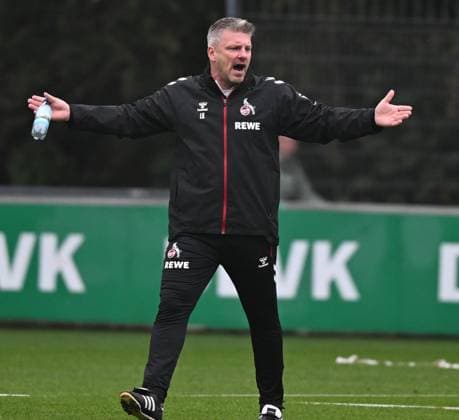 07 10 2025, xophax, Fußball , Fußball Bundesliga 1 FC Köln Saison 2025 2026 Training Trainer Lukas Kwasniok DFL DFB REGULATIONS PROHIBIT ANY USE OF PHOTOGRAPHS as IMAGE SEQUENCES and or QUASI VIDEO Koeln