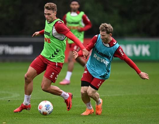 07 10 2025, xophax, Fußball , Fußball Bundesliga 1 FC Köln Saison 2025 2026 Training Sebastian Sebulonsen , left and Florian Kainz DFL DFB REGULATIONS PROHIBIT ANY USE OF PHOTOGRAPHS as IMAGE SEQUENCES and or QUASI VIDEO Koeln