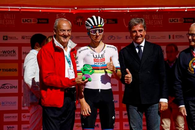 Tre Valli Varesine 2025 Cycling Race VARESE, ITALY - OCTOBER 07 : Tadej Pogacar (SLO - UAE Team Emirates - XRG) during the Tre Valli Varesine an UCI Class 1.pro one day cycling road race for Men Elite of 203.2 km with start in Busto Arsizio and finish in Varese on October 7, 2025 in Varese, Italy, 07 10 2025 ( Photo Alessandro Perrone SprintCyclingAgency Photo News Varese Italy  Copyright: xAlessandroxPerronex xSprintcyclingagencyx