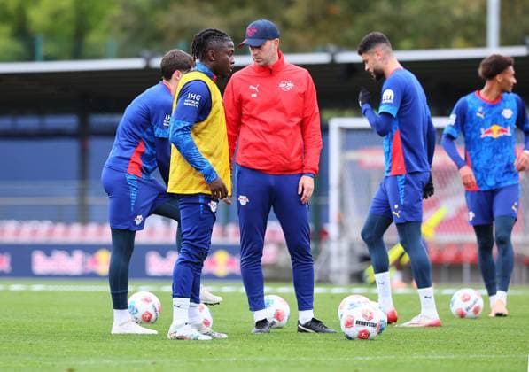 RB Leipzig Training Bundesliga Leipzig, 07 10 2025, RB Leipzig Training Center,Fußball Bundesliga , RB Leipzig Training , In the picture from l Andrija Maksimovic, Johan Bakayoko, Coach Ole Werner RB Leipzig , Romulo and Tidiam Gomis , Picture Point
