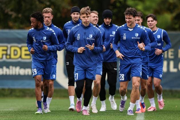 f l Kandet Diawara 1 FC Magdeburg,39 , Philipp Hercher 1 FC Magdeburg,27 , Max Geschwill 1 FC Magdeburg,28 2 Soccer Bundesliga Season 2025 2026 Training 1 FC Magdeburg at the Avnet Arena in Magdeburg Soccer,Man,Men,Germany,07 10 2025