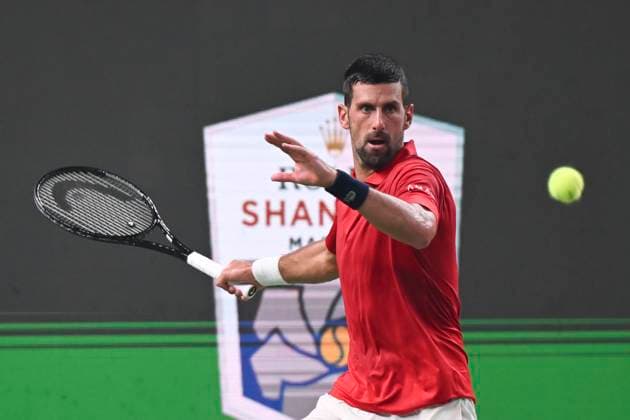 (251007) -- SHANGHAI, Oct. 7, 2025 -- Novak Djokovic competes during the men s singles round of 16 match between Novak Djokovic of Serbia and Jaume Munar of Spain at the ATP, Tennis Herren World Tour Shanghai Masters tennis tournament in Shanghai, east China, Oct. 7, 2025. ) (SP)CHINA-SHANGHAI-TENNIS-ATP TOUR-SHANGHAI MASTERS-MEN S SINGLES (CN) ChenxHaoming 