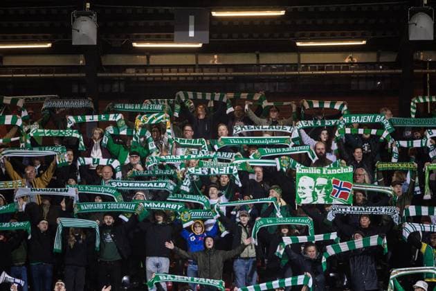 251007 Fans oof Hammarby ahead of the UEFA Women s Europa Cup football match between Hammarby and Brann on October 7, 2025 in Stockholm Photo Kenta Jönsson BILDBYRAN COP 210 KJ0277 fotboll football soccer fotball uefa womens europa cup hammarby brann women dam bbeng publik  Copyright: KENTAxJÖNSSON BB251007KJ020