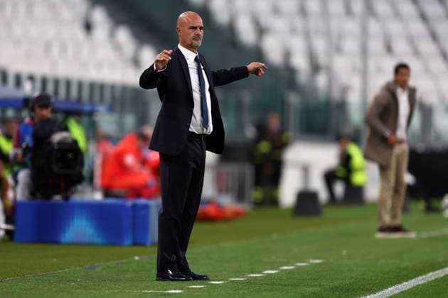 Juventus Fc v SL Benfica- UEFA Womens Champions League 2025 26 League Phase MD1 Massimiliano Canzi , head coach of Juventus Fc gestures during the UEFA Womens Champions League Phase MD1 match between Juventus Fc and SL Benficaat Allianz Stadium on October 7, 2025 in Turin, Italy . Torino Allianz Stadium Italy Copyright: xMarcoxCanonierox