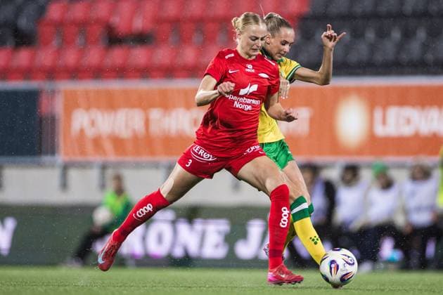 251007 Mia Authen of Brann and Ellen Wangerheim of Hammarby during the UEFA Women s Europa Cup football match between Hammarby and Brann on October 7, 2025 in Stockholm Photo Kenta Jönsson BILDBYRAN COP 210 KJ0277 fotboll football soccer fotball uefa womens europa cup hammarby brann women dam bbeng  Copyright: KENTAxJÖNSSON BB251007KJ023