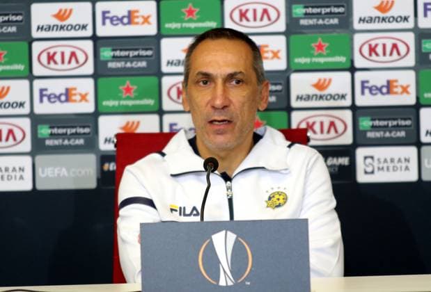 Demir Grup Sivasspor v Maccabi Tel-Aviv: UEFA Europa League SIVAS, TURKEY - OCTOBER 29: Head coach of Maccabi Tel-Aviv Giorgos Donis speaks to the press after the UEFA Europa League Group I soccer match between Demir Grup Sivasspor and Maccabi Tel-Aviv in Sivas, Turkey on October 29, 2020. Sivas Turkey. Editorial use only. Please get in touch for any other usage.  Copyright: x2025xAnadoluxSerhatxZaferx