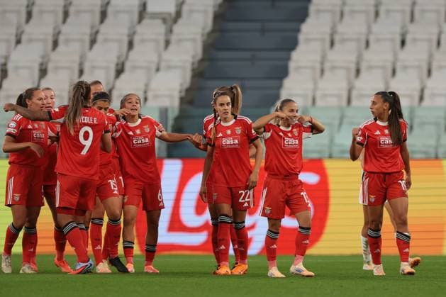 Turin, Italy, 7th October 2025. Lucia Alves of SL Benfica celebrates with team mates after scoring to give the side a 1-0 lead during the Juventus Women vs SL Benfica Women UEFA Womens Champions League match at Juventus Stadium, Turin. Picture credit should read: Jonathan Moscrop Sportimage EDITORIAL USE ONLY. No use with unauthorised audio, video, data, fixture lists, club league logos or live services. Online in-match use limited to 120 images, no video emulation. No use in betting, games or single club league player publications. SPI_012_JM_JUVE_BENFICA_UWCL SPI-4189-0012