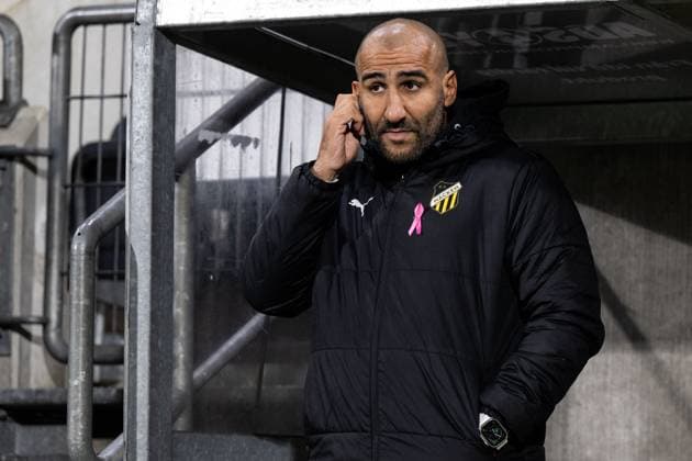 251007 Head coach Mak Lind of Häcken ahead of the Uefa Women s Europa Cup football match between Häcken and Katowice on October 7, 2025 in Gothenburg Photo Daniel Stiller BILDBYRAN kod DS DS0515 fotboll football soccer fotball europa cup häcken katowice uefa womenÂs europa cup dam bbeng  Copyright: DANIELxSTILLER BB251007DS018