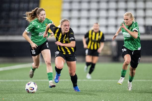 251007 Alice Bergström of Häcken against Jagoda Cyraniak and Nicola Brzeczek of Katowice during the Uefa Women s Europa Cup football match between Häcken and Katowice on October 7, 2025 in Gothenburg Photo Daniel Stiller BILDBYRAN kod DS DS0515 fotboll football soccer fotball europa cup häcken katowice uefa womenÂs europa cup dam bbeng  Copyright: DANIELxSTILLER BB251007DS020