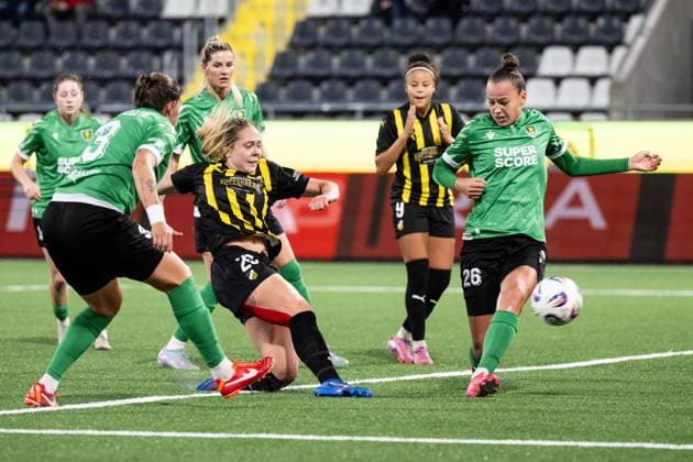 251007 Alice Bergström of Häcken and Marcjanna Zawadzka of Katowice during the Uefa Women s Europa Cup football match between Häcken and Katowice on October 7, 2025 in Gothenburg Photo Daniel Stiller BILDBYRAN kod DS DS0515 fotboll football soccer fotball europa cup häcken katowice uefa womenÂs europa cup dam bbeng  Copyright: DANIELxSTILLER BB251007DS027