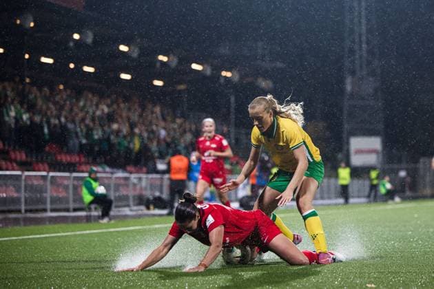 251007 Brenna Lovera of Brann and Smilla Holmberg of Hammarby during the UEFA Women s Europa Cup football match between Hammarby and Brann on October 7, 2025 in Stockholm Photo Kenta Jönsson BILDBYRAN COP 210 KJ0277 fotboll football soccer fotball uefa womens europa cup hammarby brann women dam bbeng  Copyright: KENTAxJÖNSSON BB251007KJ041