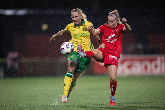 251007 Stina Lennartsson of Hammarby and Nea Lehtola of Brann during the UEFA Women s Europa Cup football match between Hammarby and Brann on October 7, 2025 in Stockholm Photo Kenta Jönsson BILDBYRAN COP 210 KJ0277 fotboll football soccer fotball uefa womens europa cup hammarby brann women dam bbeng  Copyright: KENTAxJÖNSSON BB251007KJ044