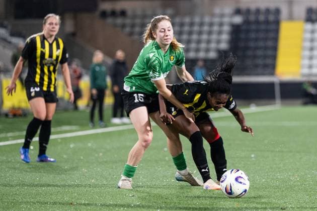 251007 Jagoda Cyraniak of Katowice and Monica Jusu Bah of Häcken during the Uefa Women s Europa Cup football match between Häcken and Katowice on October 7, 2025 in Gothenburg Photo Daniel Stiller BILDBYRAN kod DS DS0515 fotboll football soccer fotball europa cup häcken katowice uefa womenÂs europa cup dam bbeng  Copyright: DANIELxSTILLER BB251007DS030