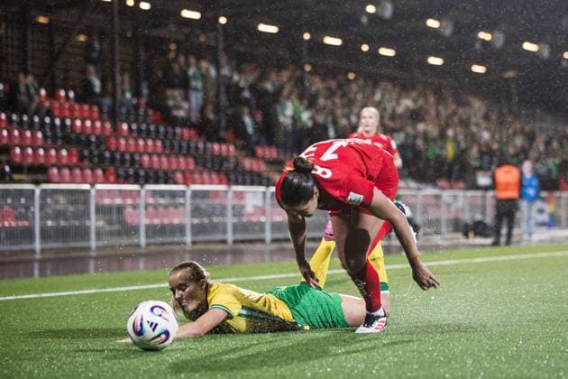 251007 Smilla Holmberg of Hammarby and Brenna Lovera of Brann during the UEFA Women s Europa Cup football match between Hammarby and Brann on October 7, 2025 in Stockholm Photo Kenta Jönsson BILDBYRAN COP 210 KJ0277 fotboll football soccer fotball uefa womens europa cup hammarby brann women dam bbeng  Copyright: KENTAxJÖNSSON BB251007KJ049