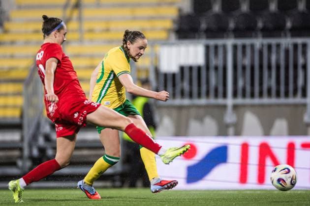 251007 Vilde Hasund of Hammarby scores 1 0 behind Joanna Tynnilä of Brann during the UEFA Women s Europa Cup football match between Hammarby and Brann on October 7, 2025 in Stockholm Photo Kenta Jönsson BILDBYRAN COP 210 KJ0277 fotboll football soccer fotball uefa womens europa cup hammarby brann women dam bbeng  Copyright: KENTAxJÖNSSON BB251007KJ052