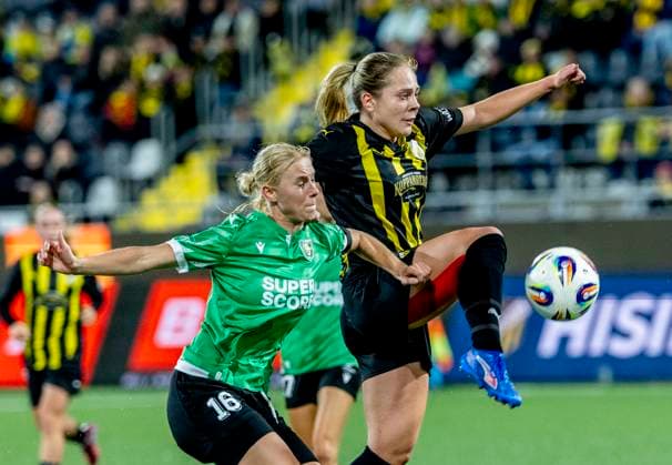 GOTHENBURG, SWEDEN 20251007 Häckens Alice Bergström and Katowices Nicola Brzeczek during the UEFA Europa Cup, second qualifying round 1st leg, between BK Häcken and GKS Katowice at Hisingen Arena in Gothenburg, Sweden October 7, 2025 GÖTEBORG SWEDEN x9200x  Copyright: xAdamxIhse TTx QUALIFIER EUROPA CUP HÄCKEN-KATOWICE