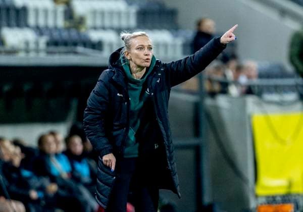 GOTHENBURG, SWEDEN 20251007 Katowicie coach Karolina Koch during the UEFA Europa Cup, second qualifying round 1st leg, between BK Häcken and GKS Katowice at Hisingen Arena in Gothenburg, Sweden October 7, 2025 GÖTEBORG SWEDEN x9200x  Copyright: xAdamxIhse TTx QUALIFIER EUROPA CUP HÄCKEN-KATOWICE