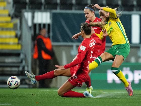 STOCKHOLM, SWEDEN 20251007 Hammarby s Ellen Wangerheim and Brann s Signe Gaupset during Tuesday s second qualifying round for the European Cup, match 1 in the best of 2, between Hammarby IF and SK Brann at Grimsta IP STOCKHOLM SWEDEN x11288x  Copyright: xPontusxOrre TTx EUROPEAN CUP QUALIFICATIONS HAMMARBY-BRANN