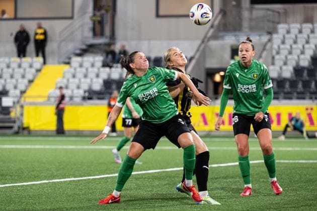 251007 Patrycja Michalczyk and Marcjanna Zawadzka of Katowice against Paulina Nyström of Häcken during the Uefa Women s Europa Cup football match between Häcken and Katowice on October 7, 2025 in Gothenburg Photo Daniel Stiller BILDBYRAN kod DS DS0515 fotboll football soccer fotball europa cup häcken katowice uefa womenÂs europa cup dam bbeng  Copyright: DANIELxSTILLER BB251007DS039