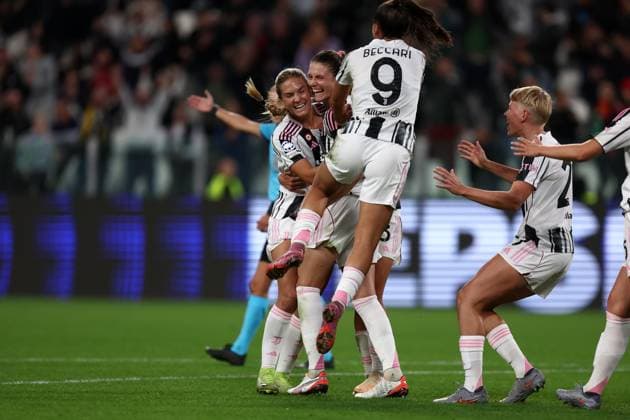 Juventus Fc v SL Benfica- UEFA Womens Champions League 2025 26 League Phase MD1 Cecilia Salvai of Juventus Fc celebrates with her team mates after scoring a goal during the UEFA Womens Champions League Phase MD1 match between Juventus Fc and SL Benficaat Allianz Stadium on October 7, 2025 in Turin, Italy . Torino Allianz Stadium Italy Copyright: xMarcoxCanonierox