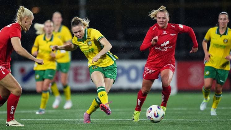 STOCKHOLM, SWEDEN 20251007 Hammarbys Bea Sprung and Branns Karoline Haugland during Tuesdays second qualifying round for the Europa Cup, match 1 in the best of 2, between Hammarby IF and SK Brann at Grimsta IP STOCKHOLM SWEDEN x11288x  Copyright: xPontusxOrre TTx KVAL EUROPA CUP HAMMARBY-BRANN