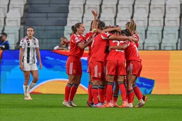 CALCIO - Champions League Women - Juventus FC vs SL Benfica The Players of Benfica celebrates the goal during Juventus FC vs SL Benfica, UEFA Champions League Women football match in Turin, Italy, October 07 2025 Turin Italy  Copyright: xIPAxSport ABACAx